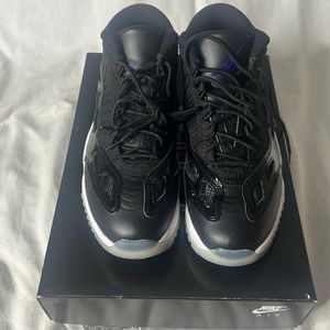 Air Jordan 11 Retro Low IE